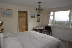 Bed and Breakfast in Folkestone - Crete Down Ivory Room